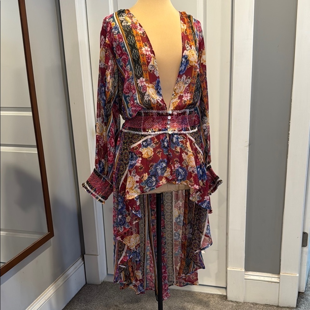 Ashley Stewart Sheer Floral Deep V High Low floral top 18/20 - Picture 2 of 9